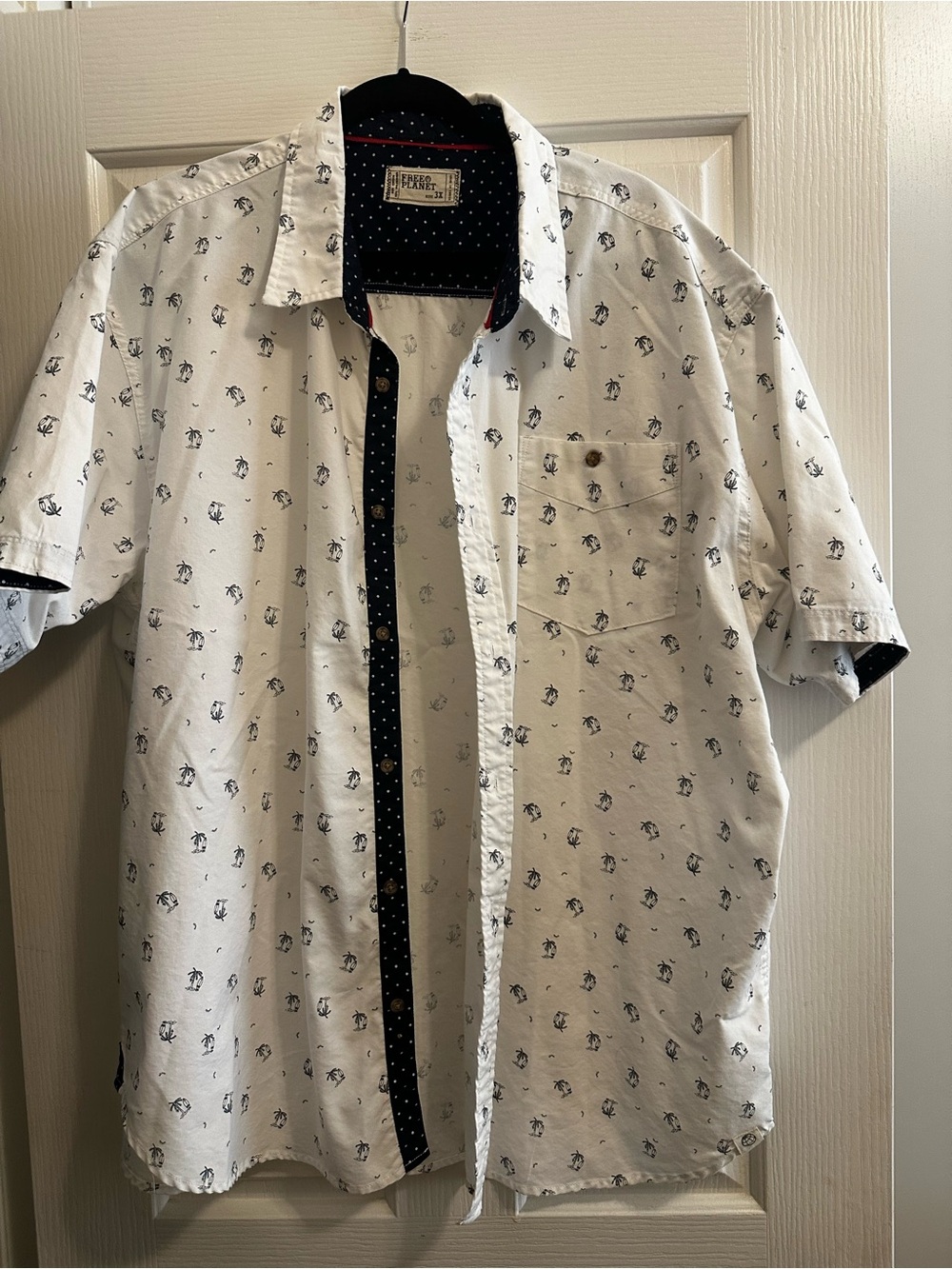 Men’s White Short-Sleeve Button-Down Shirt with Navy Palm Tree & Surfboard Print